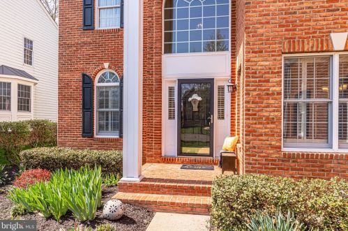 5708 Solheim Cup Dr, Haymarket, VA 20169-6174