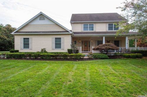 217 Landing Ln, Baiting Hollow, NY 11933-1256