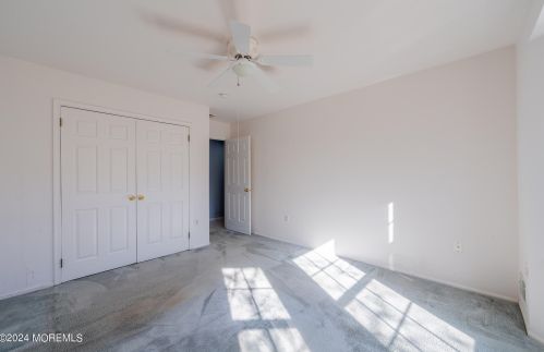 52 Perri Rd, East Freehold NJ  07728-4140 exterior