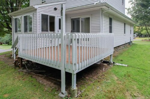 54 Henry St, Waterbury CT  06708-2608 exterior