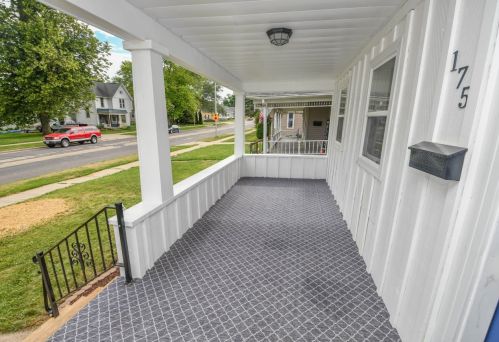 175 Oak Grove St, Juneau, WI 53039-1230