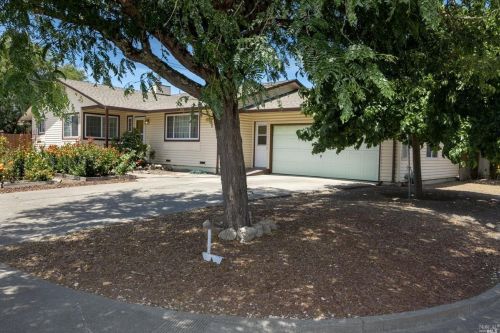 1425 Ditty Ave, Santa Rosa, CA 95403-2632