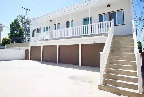 757 Redondo Ave, Long Beach CA  90804-5140 exterior