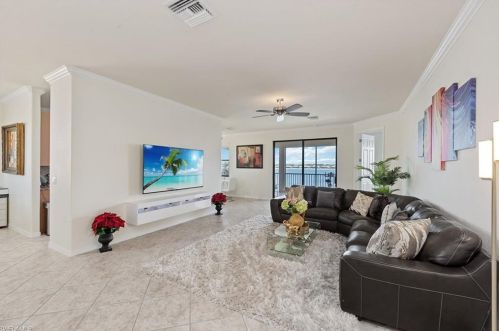 10614 Smokehouse Bay Dr, Naples, FL 34120-5183