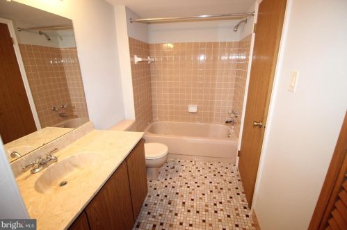 11 Belmont Sta, Southampton PA  18966-3766 exterior