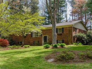 164 Haywood Knolls Dr, Hendersonville NC  28791-8705 exterior