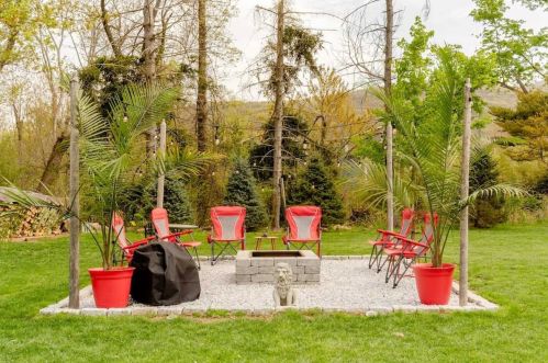 72 Maple Ave, Fishkill NY  12524-2213 exterior