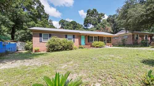 110 Live Oak St, Freeport, FL 32439-4001