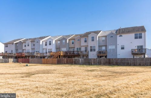 13046 Terminal Way, Woodbridge VA  22193-6116 exterior