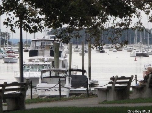 52 Prospect Ave, Northport NY  11768-3034 exterior