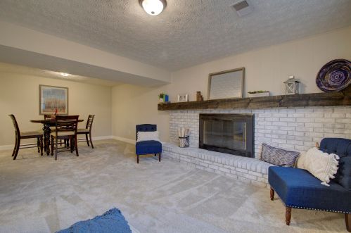 2642 Valley Trails Dr, Covington KY  41017-1049 exterior