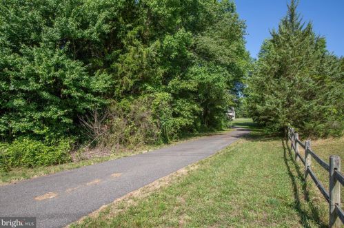 7504 Flippo Dr, Fredericksburg, VA 22408-0424