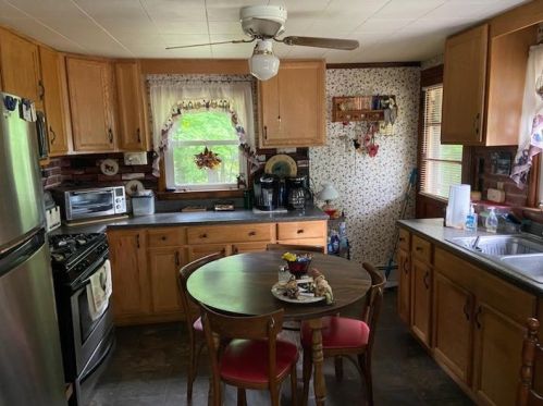 97 Mountain View Dr, Wakefield NH  03872-4706 exterior