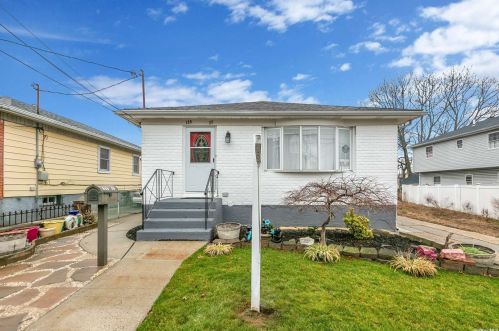 120-25 144th St, Jamaica, NY 11436-3104