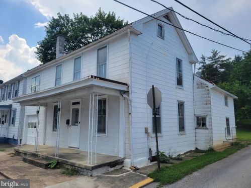 329 Chestnut St, Mount Holly Springs, PA 17065-1213