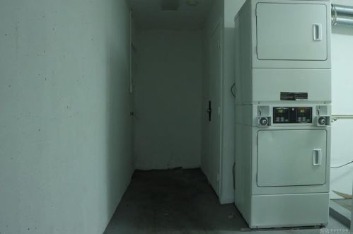 8121 Daly Rd, Cincinnati OH 45231-5702 exterior