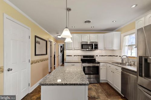 24 Clendaniel Dr, Dover DE  19904-9628 exterior