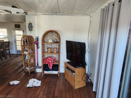 4855 Flamingo Dr, Saint James City FL  33956-2818 exterior