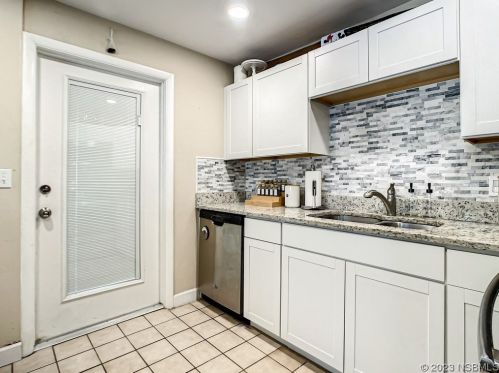 719 Flamingo Dr, Daytona Beach FL  32117-3331 exterior