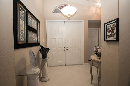 5042 Glenville Dr, Boynton Beach, FL 33437-1674