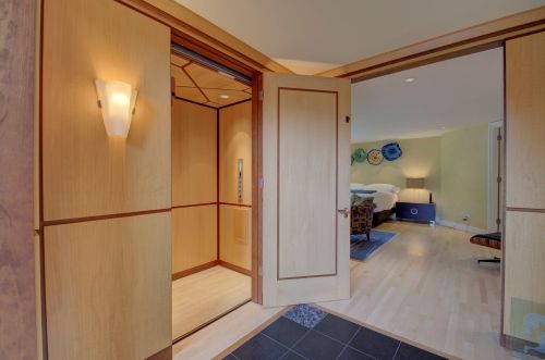 875 Squire Oaks Dr, Covington KY  41017-1342 exterior