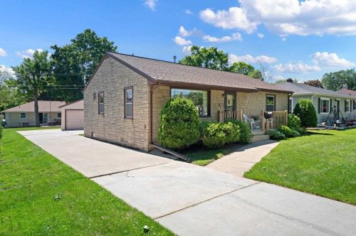 908 Thrush St, Green Bay WI  54303-4332 exterior