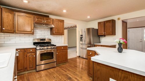 550 Spring Valley Dr, Zanesville OH  43701-0805 exterior