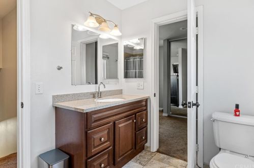 20127 Gunlock Ave, Long Beach CA  90746-2920 exterior