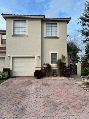 7492 Bristol Cir, Naples FL  34120-0693 exterior