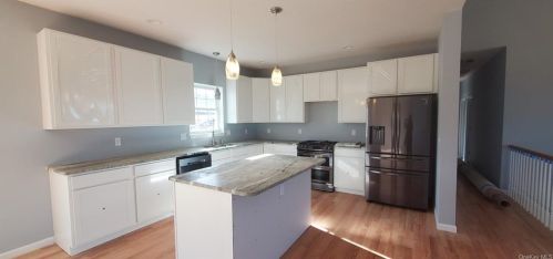 8 Mt Hope Rd, Middletown NY  10940-7128 exterior