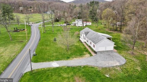 60 Cold Springs Rd, Carlisle PA 17015-9113 exterior