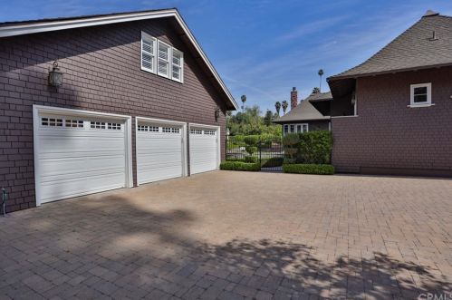 1135 Center St, Redlands CA  92373-6737 exterior