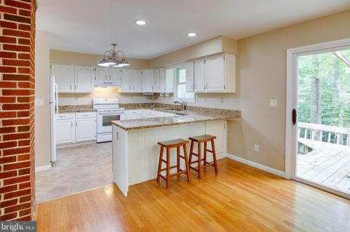 4882 Wood Lilly Ct, Woodbridge VA  22192-6137 exterior