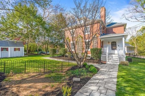 22 Ginn Rd, Winchester, MA 01890-2607