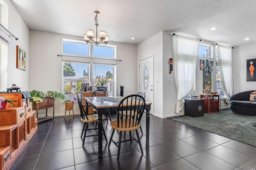 134 Bluejay Dr, Santa Rosa CA  95409-4105 exterior