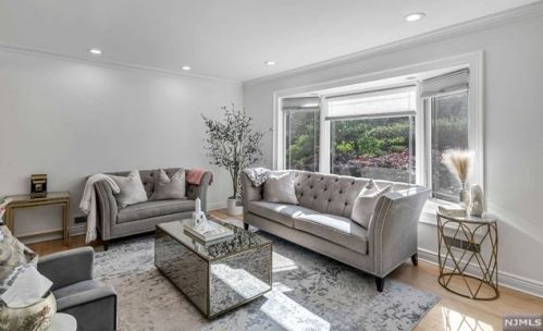 528 Winterburn Grv, Cliffside Park NJ  07010-2913 exterior