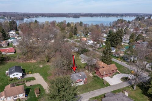11213 Foreman St, Geneva, PA 16316-3607