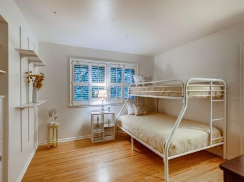 737 Amber Dr, Saint Paul MN 55122-2059 exterior