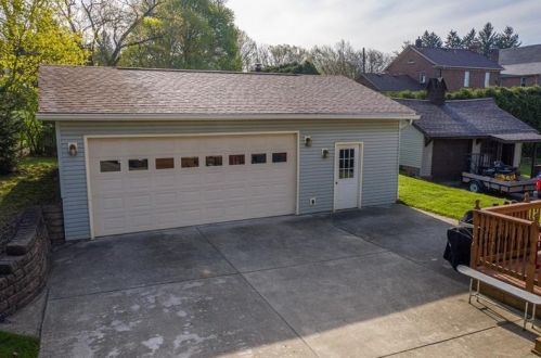 93 White Ave, Hermitage PA  16146-3053 exterior