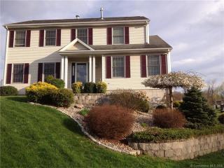 11 Barn Hill Ln, Hartford, CT 06111-4619
