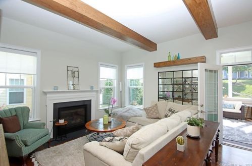 5 Dogwood Ln, Beacon Falls, CT 06403-1485