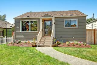 4743 48th Ave, Seattle, WA 98118-1829