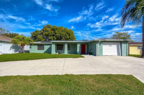 6231 9th Ave, New Port Richey, FL 34653-5213