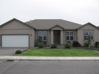 2645 Stonecreek Dr, Richland WA  99354-2140 exterior