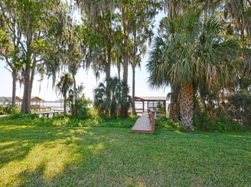 5559 Bounty Cir, Tavares, FL 32778-9288