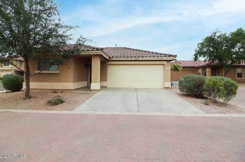 2431 Hazeltine Way, Chandler AZ  85249-4650 exterior