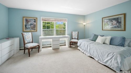 81 Stoothoff Rd, Elwood NY  11731-3917 exterior