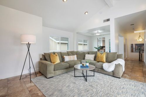 2511 Rockefeller Ln, Redondo Beach, CA 90278-3808
