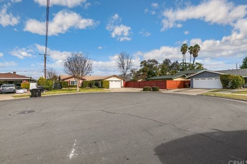 1915 Chateau Ave, Anaheim CA 92804-4409 exterior