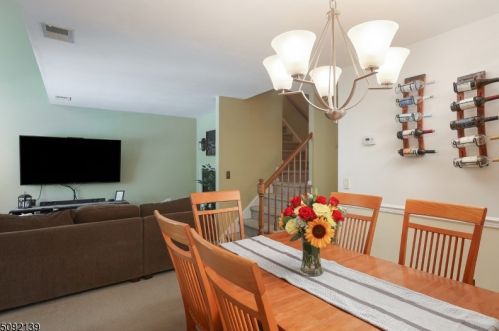 56 Academy Ct, Bedminster NJ  07921-1805 exterior